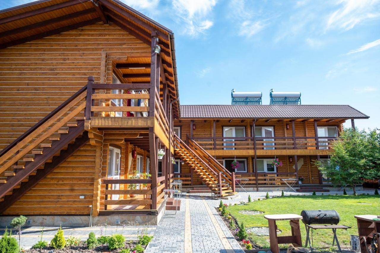 Rybatska 7 Hotel Tjornomorsk Eksteriør billede