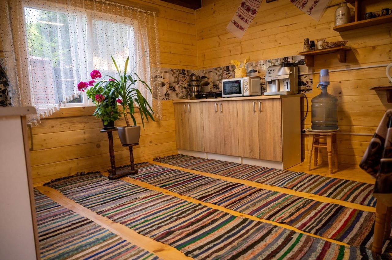 Rybatska 7 Hotel Tjornomorsk Eksteriør billede