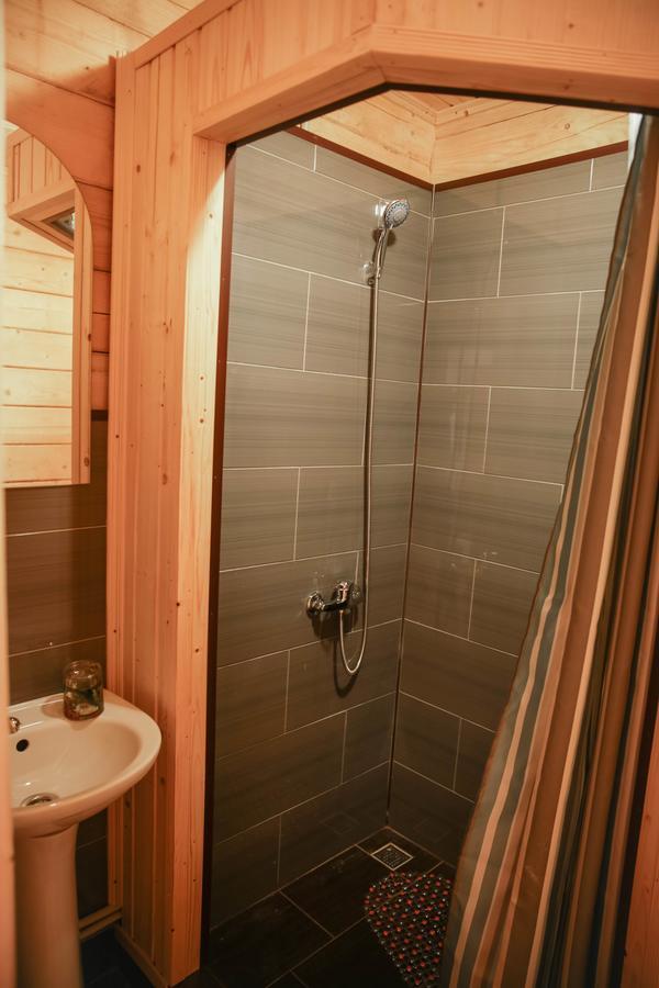 Rybatska 7 Hotel Tjornomorsk Eksteriør billede
